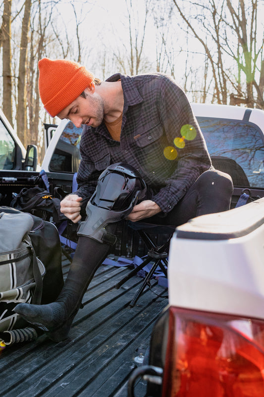 How to Put on a CTi®3 Knee Brace